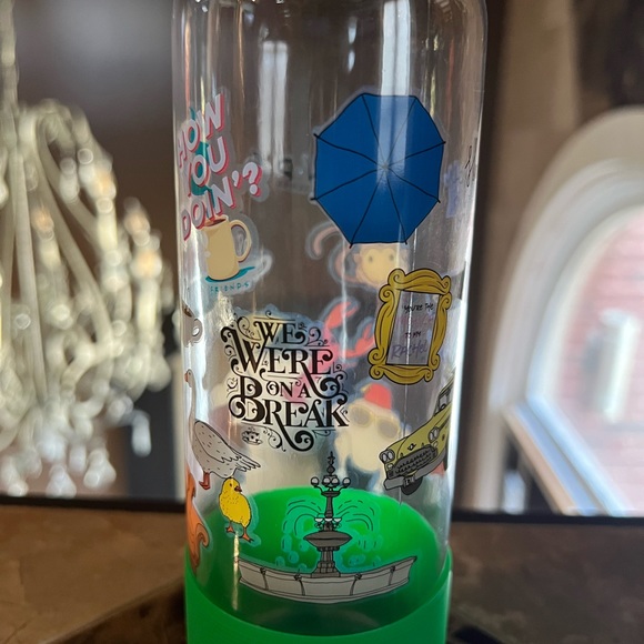 FRIENDS collectible water bottle - Picture 2 of 5